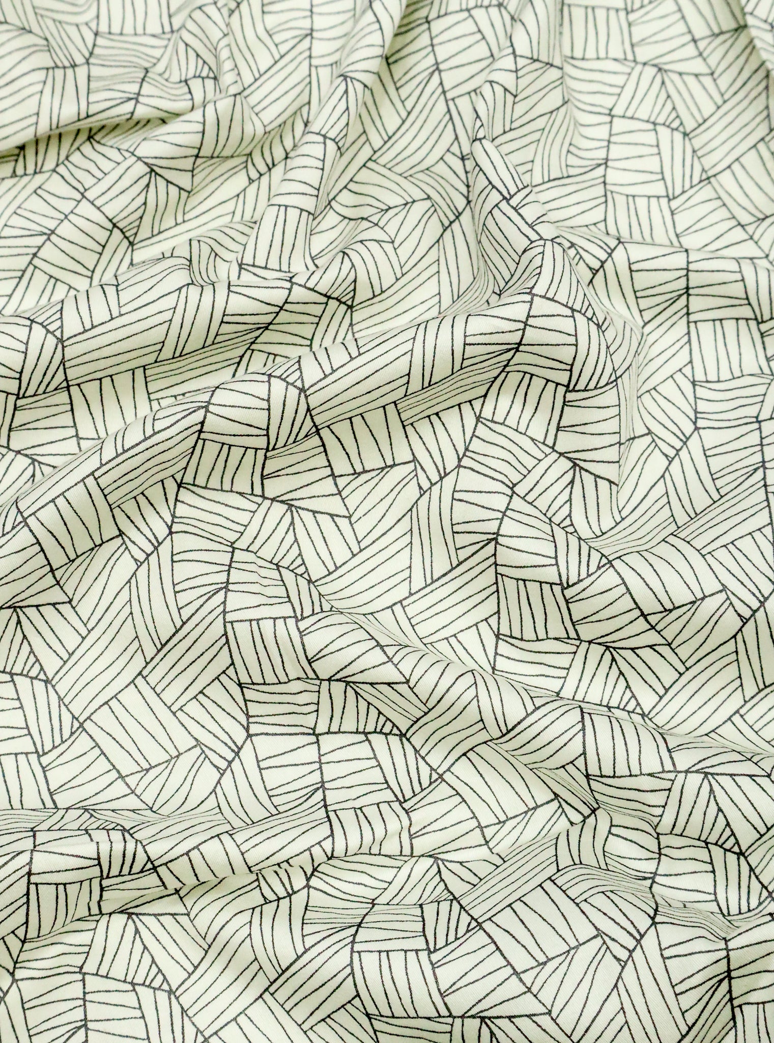 Men's Slim Fit Off White Abstract Line Print Cotton Shirt